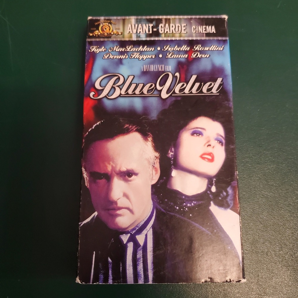 Blue Velvet VHS Tape David Lynch Kyle MacLachlan Dennis Hopper MGM 1986